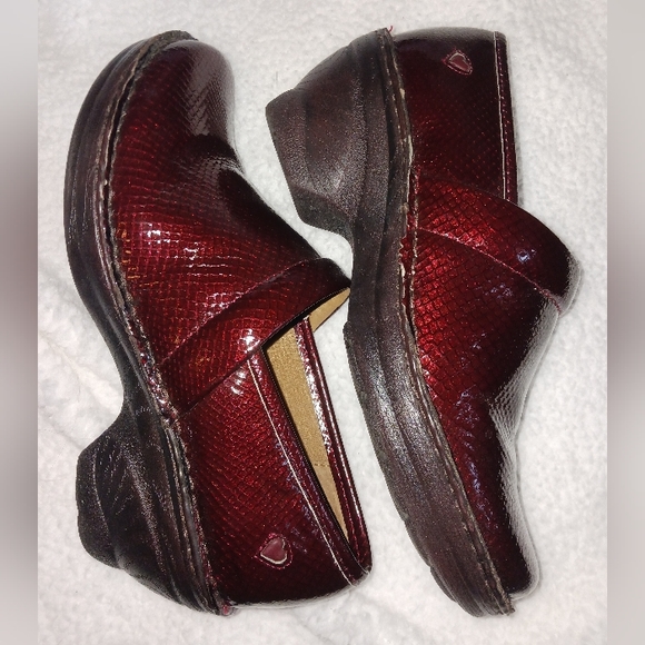 Nurse Mates pillowtop shoes. Burgundy, 9 1/2 M. - Picture 4 of 5